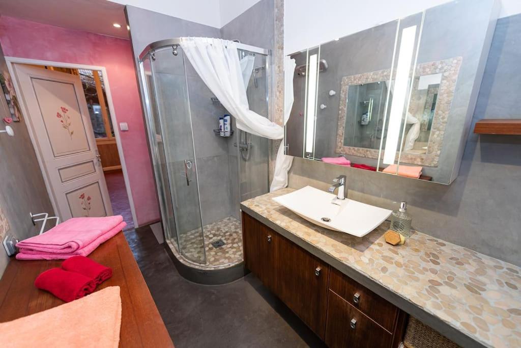 Anna-Maria : Grand Appartement 10 Personnes+Parking Prive -Actif+ Location- Marsilya Dış mekan fotoğraf