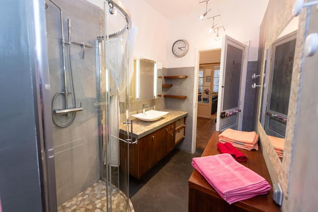 Anna-Maria : Grand Appartement 10 Personnes+Parking Prive -Actif+ Location- Marsilya Dış mekan fotoğraf