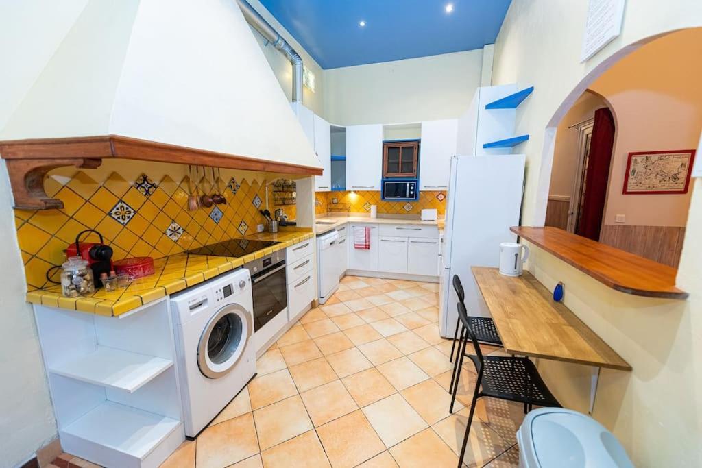 Anna-Maria : Grand Appartement 10 Personnes+Parking Prive -Actif+ Location- Marsilya Dış mekan fotoğraf