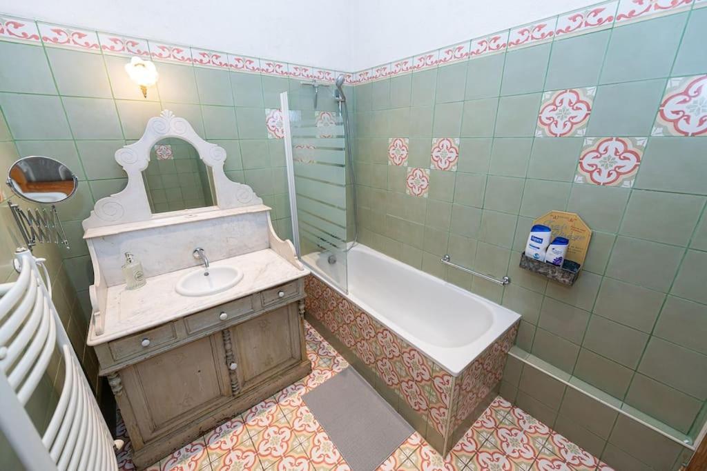 Anna-Maria : Grand Appartement 10 Personnes+Parking Prive -Actif+ Location- Marsilya Dış mekan fotoğraf