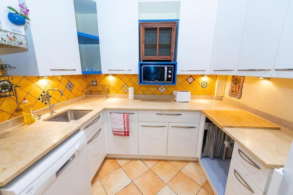 Anna-Maria : Grand Appartement 10 Personnes+Parking Prive -Actif+ Location- Marsilya Dış mekan fotoğraf
